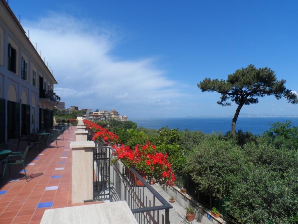 Hotel Ancelle Sorrento - Casa D'Accoglienza Castellammare di Stabia Exterior foto