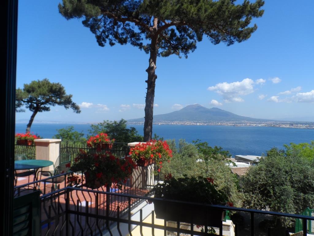 Hotel Ancelle Sorrento - Casa D'Accoglienza Castellammare di Stabia Exterior foto